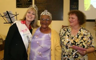 Paula Duffy (Mrs PE 2008) and Maureen Andreka (CEO ABCA) presenting the 71 year old Marlene Japhta with her medal and certificate. Marlene participated in the ACVV Sports Day at NMMU